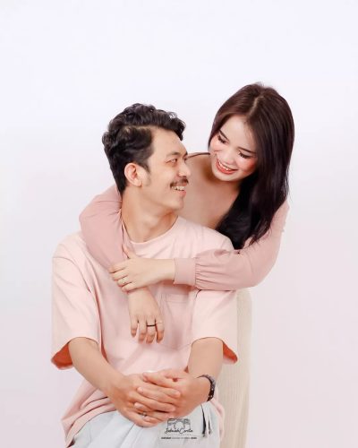 Foto Prewedding - Sebuah Cerita Studio Jakarta Timur